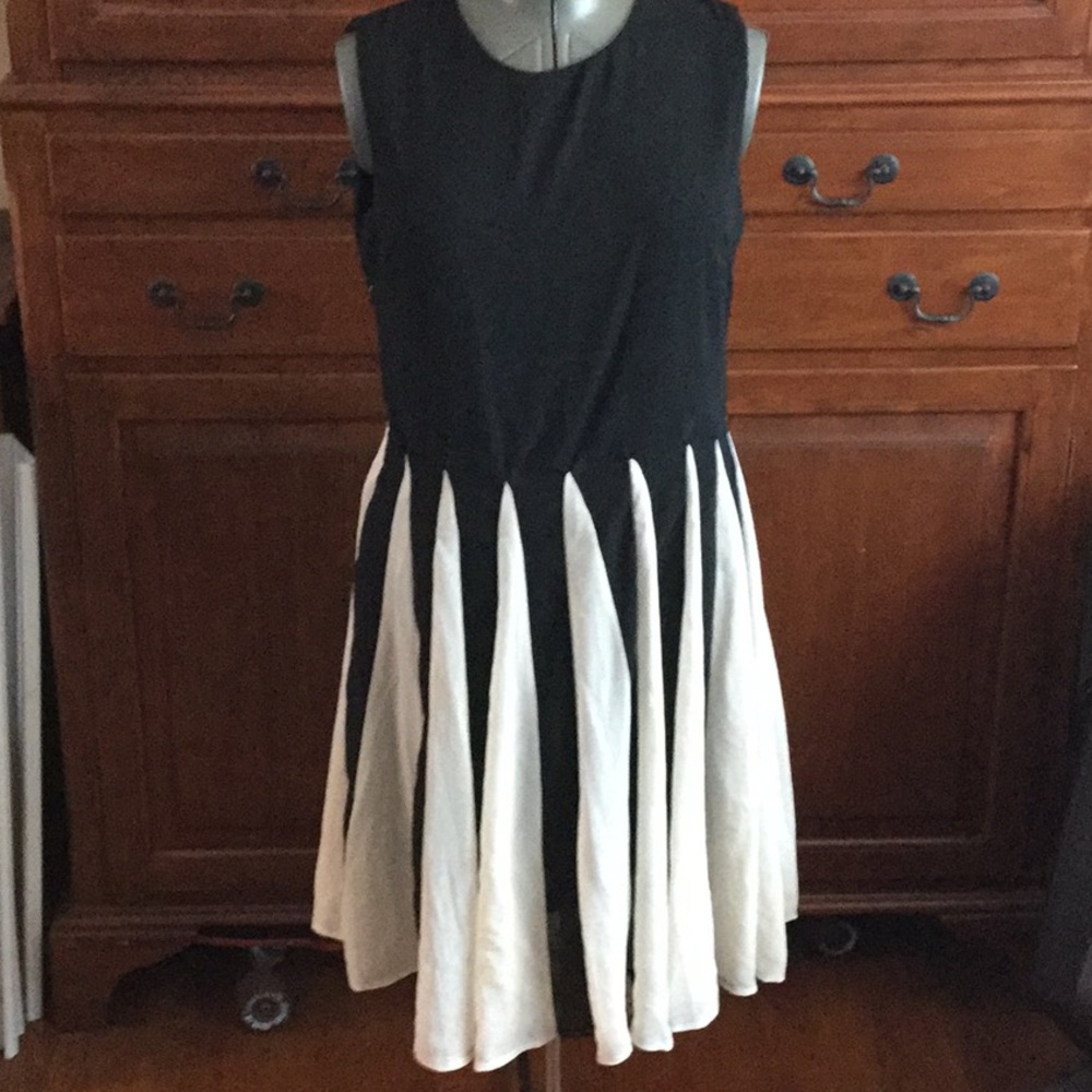 Pretty sleeveless dress